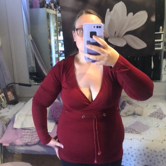 Women’s sexy very low cut PattyBoutik top - Picture 5 of 5